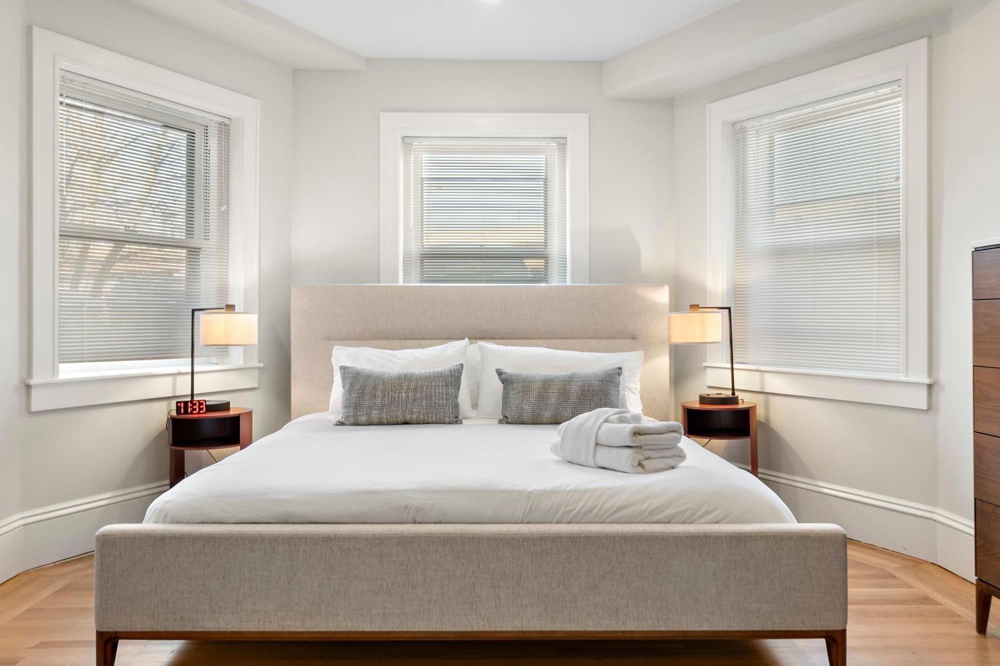 Deluxe King Suite